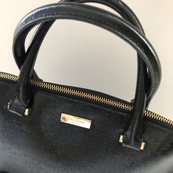 New Kate Spade / Patent Leather Handbag ♠️ - Picture 3 of 6